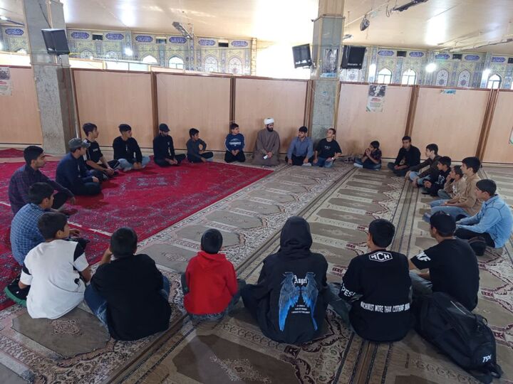تعمیق‌ ارتباط نوجوانان و جوانان با نماز جمعه در طرح پاییزه شهید «آل‌ هاشم»