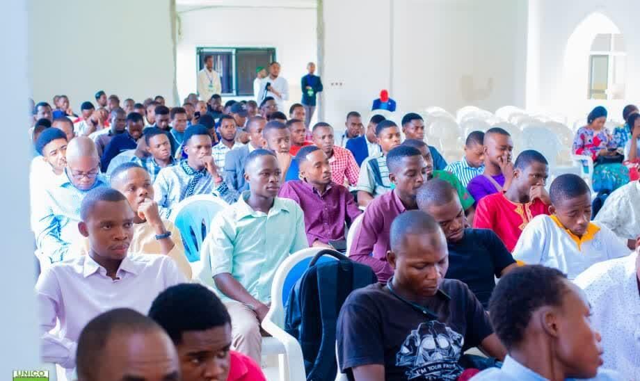 پیش نشست همایش «ما و غرب» در کنگو برگزار شد