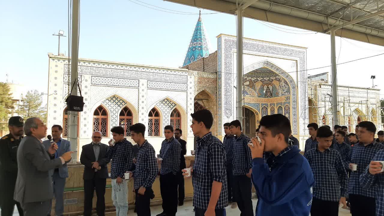 رفاقت با شهدا، میثاق با خوشبختی؛ جلوه‌ای متفاوت از هفته بسیج دانش‌آموزی در نوش‌آباد