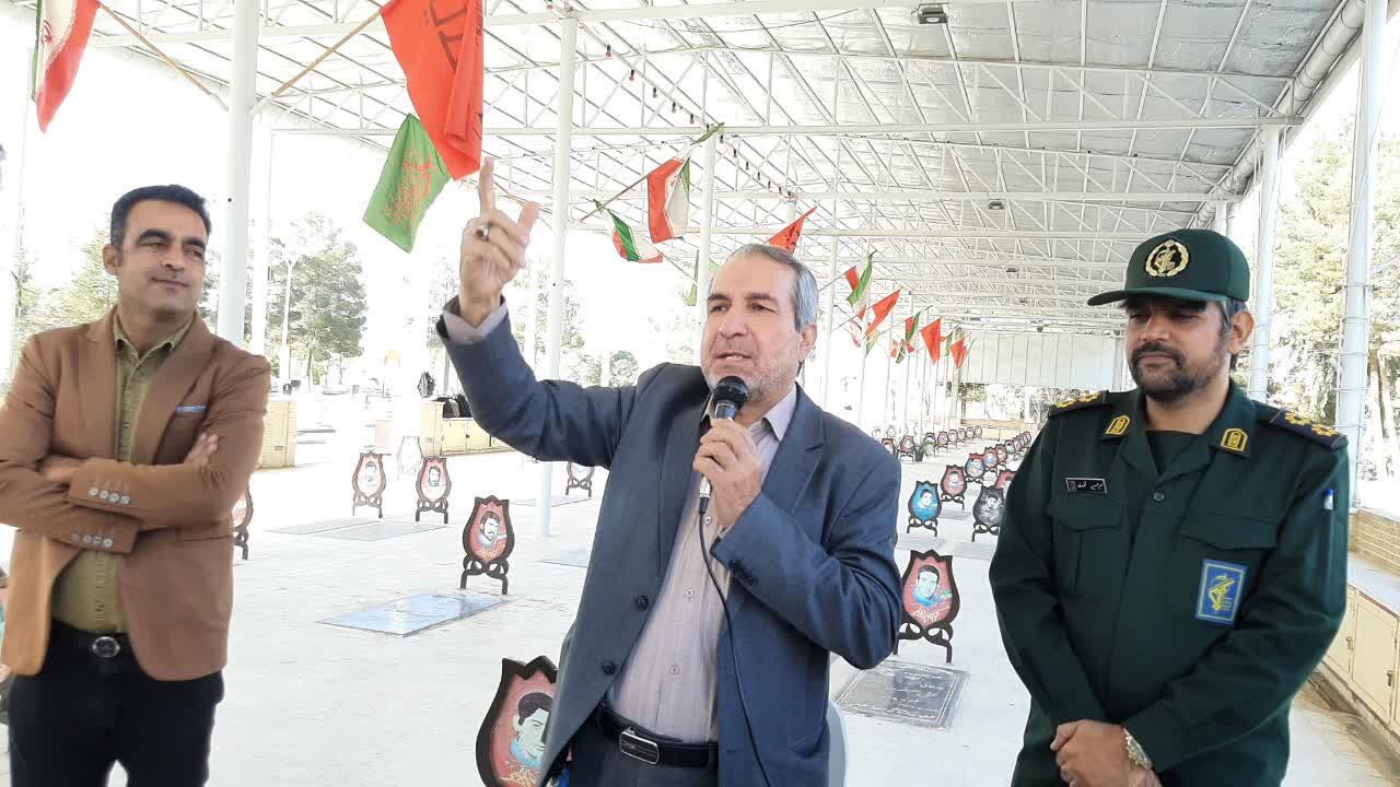 رفاقت با شهدا، میثاق با خوشبختی؛ جلوه‌ای متفاوت از هفته بسیج دانش‌آموزی در نوش‌آباد