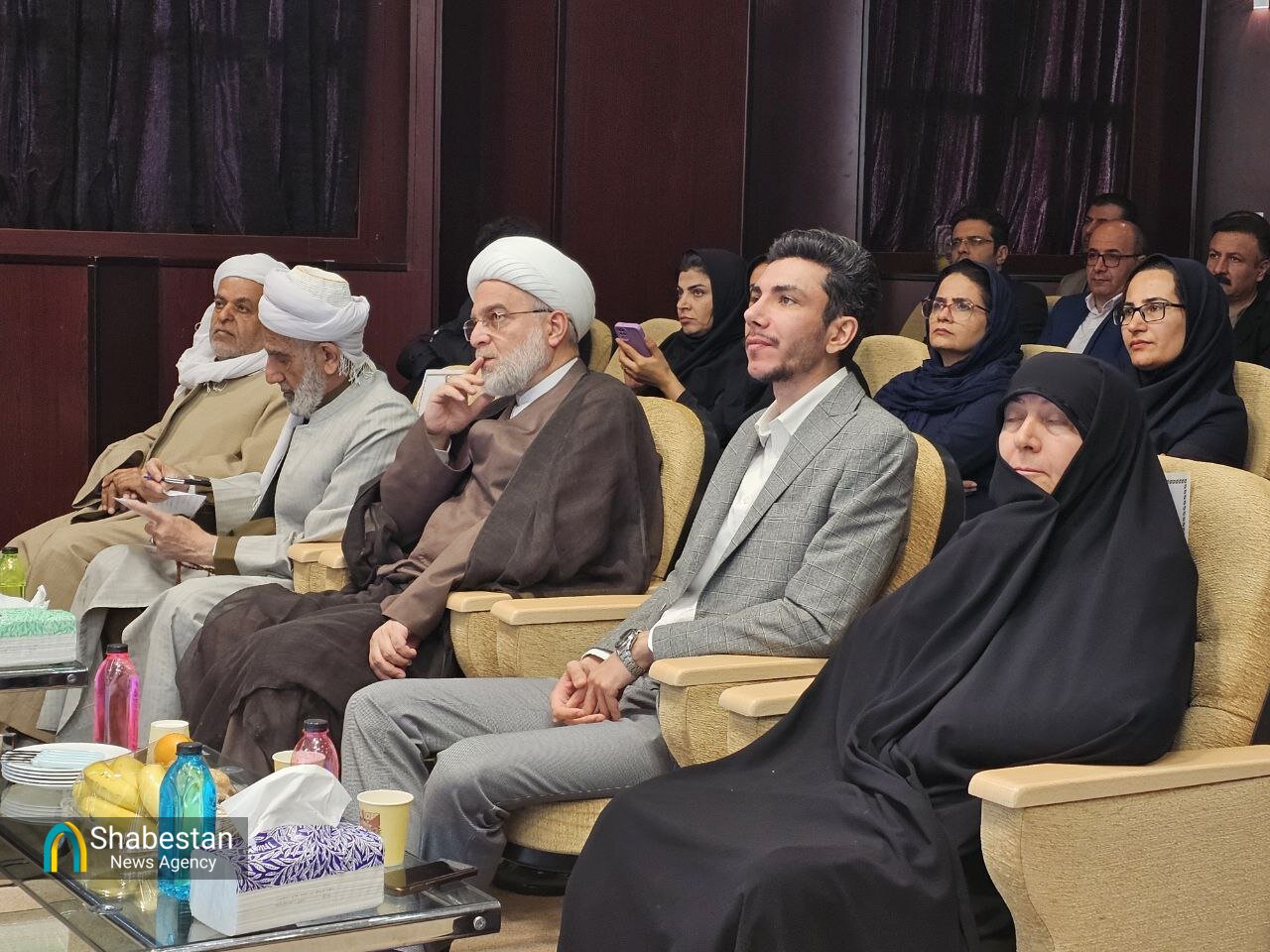 معرفی کتاب «همسفر آتش و برف»؛ روایت عاشقانه‌ای از صبر، ایمان و ایستادگی در سنندج