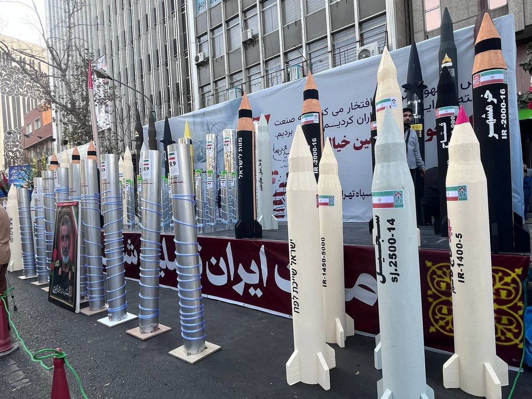 متحد و استوار، مقابل استکبار/۱۳ آبان متفاوتِ امسال، همه یکصدا: «مرگ بر آمریکا»