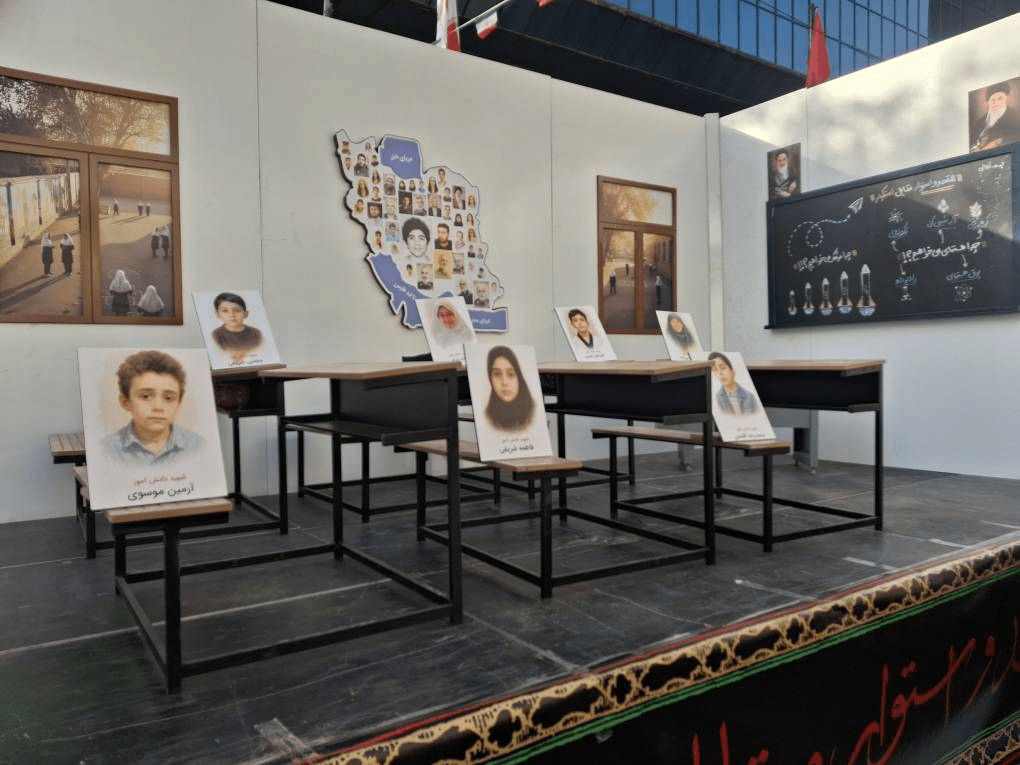 متحد و استوار، مقابل استکبار/۱۳ آبان متفاوتِ امسال، همه یکصدا: «مرگ بر آمریکا» 