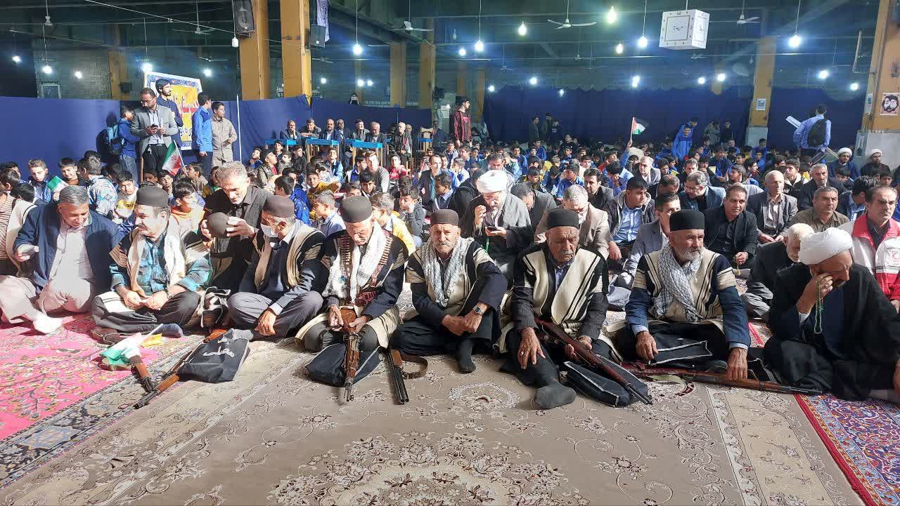 استقامت و ایستادگی رمز موفقیت در برابر دنیای استکبار است