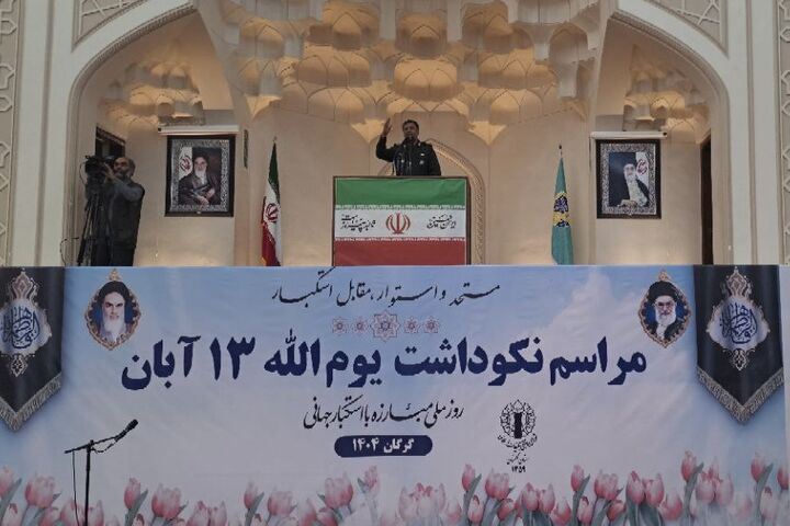 فرهنگ آمریکایی در حال زوال است؛ آینده انقلاب به دست دانش‌آموزان مؤمن رقم می‌خورد