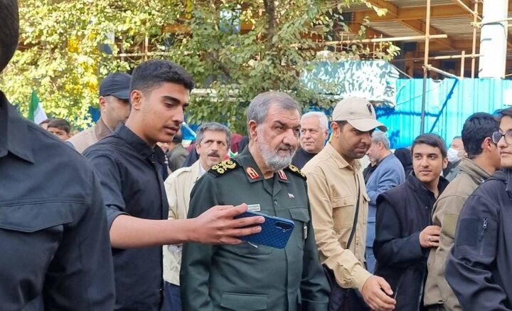 محسن رضایی: میزان بُرد موشک های ایران را از اسرائیل بپرسید