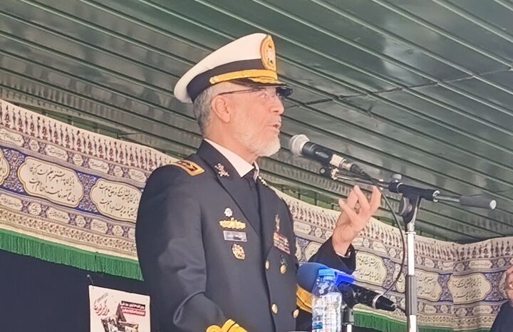 تفکر انقلابی و اعتماد به توان داخلی راهگشای مشکلات کشور است