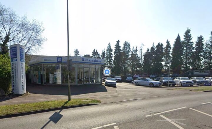 تبدیل نمایشگاه خودرو به مسجد و مرکز اسلامی در شرواتر انگلیس تأیید شد