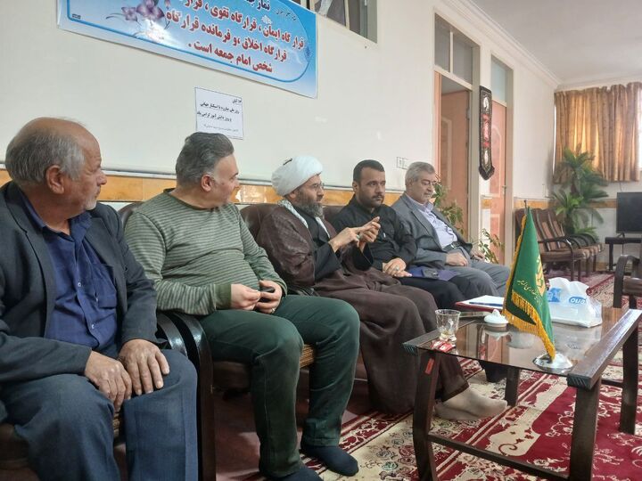 اجرای برنامه‌های فرهنگی متناسب با نسل نو، لازمه جذب جوانان به مساجد است