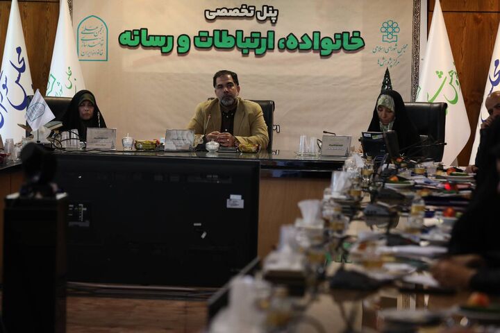 خانواده در عصر رسانه های هوشمند؛ از بازنمایی تا بازسازی