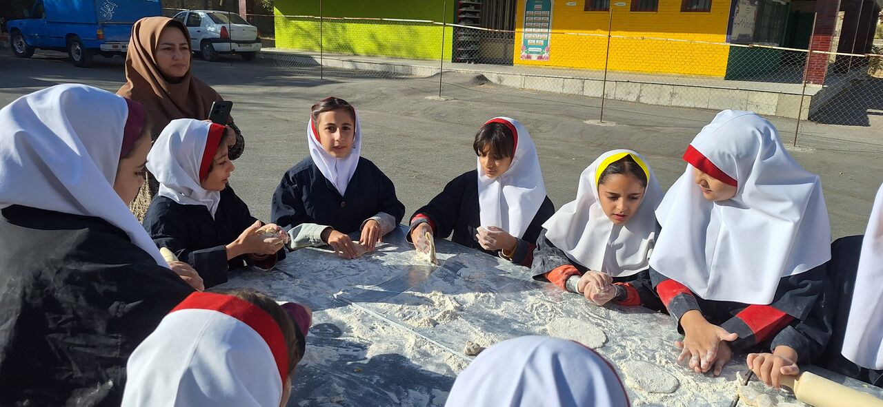 پیوند مدرسه، مسجد و محله در دبستان استقلال/ برنامه‌های ویژه برای آشنایی دانش‌آموزان با مفاهیم دینی