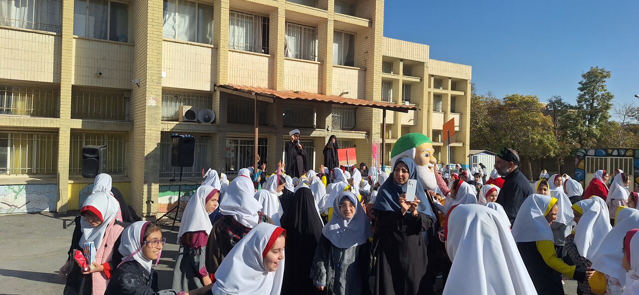 پیوند مدرسه، مسجد و محله در دبستان استقلال/ برنامه‌های ویژه برای آشنایی دانش‌آموزان با مفاهیم دینی