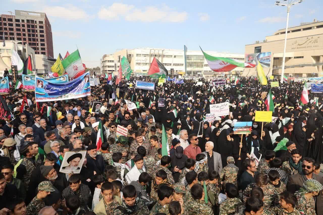 جوانان و نخبگان دانشگاهی در جنگ روایت‌ها میدان‌داری کنند