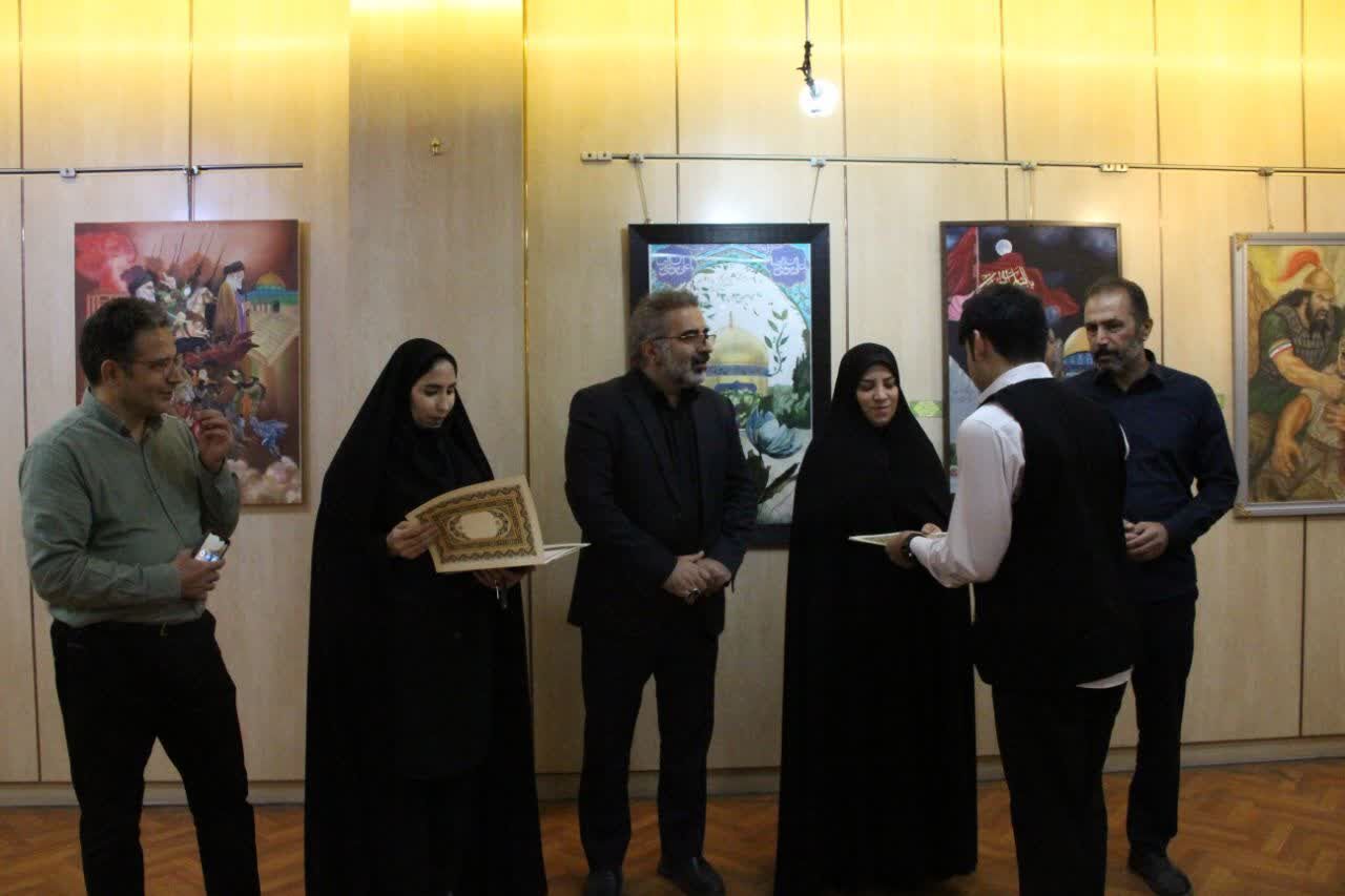 نمایشگاه نقاشی "سرزمین مادری" در خرمآباد افتتاح شد