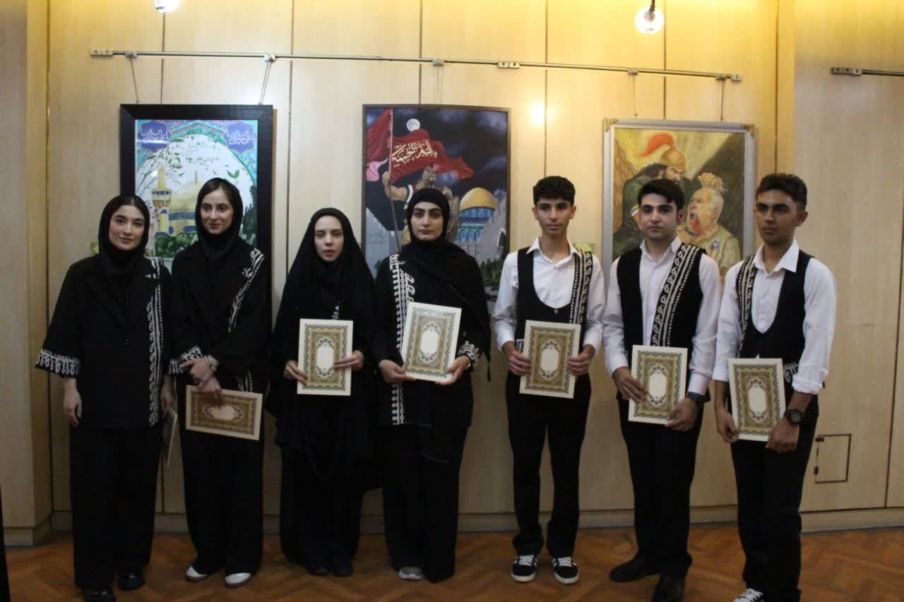 نمایشگاه نقاشی "سرزمین مادری" در خرم‌آباد افتتاح شد