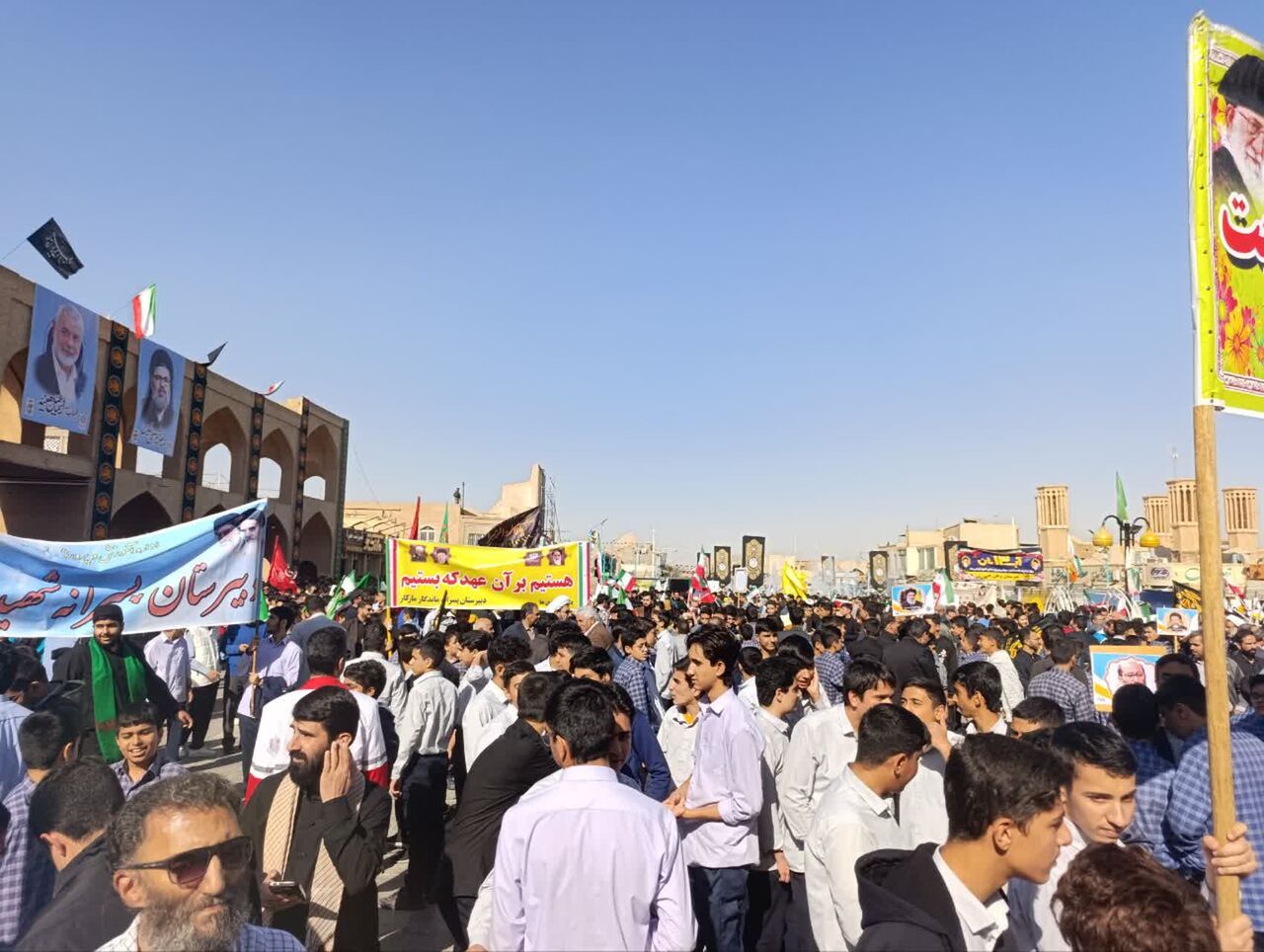 فریاد استکبارستیزی مردم یزد در راهپیمایی۱۳ آبان
