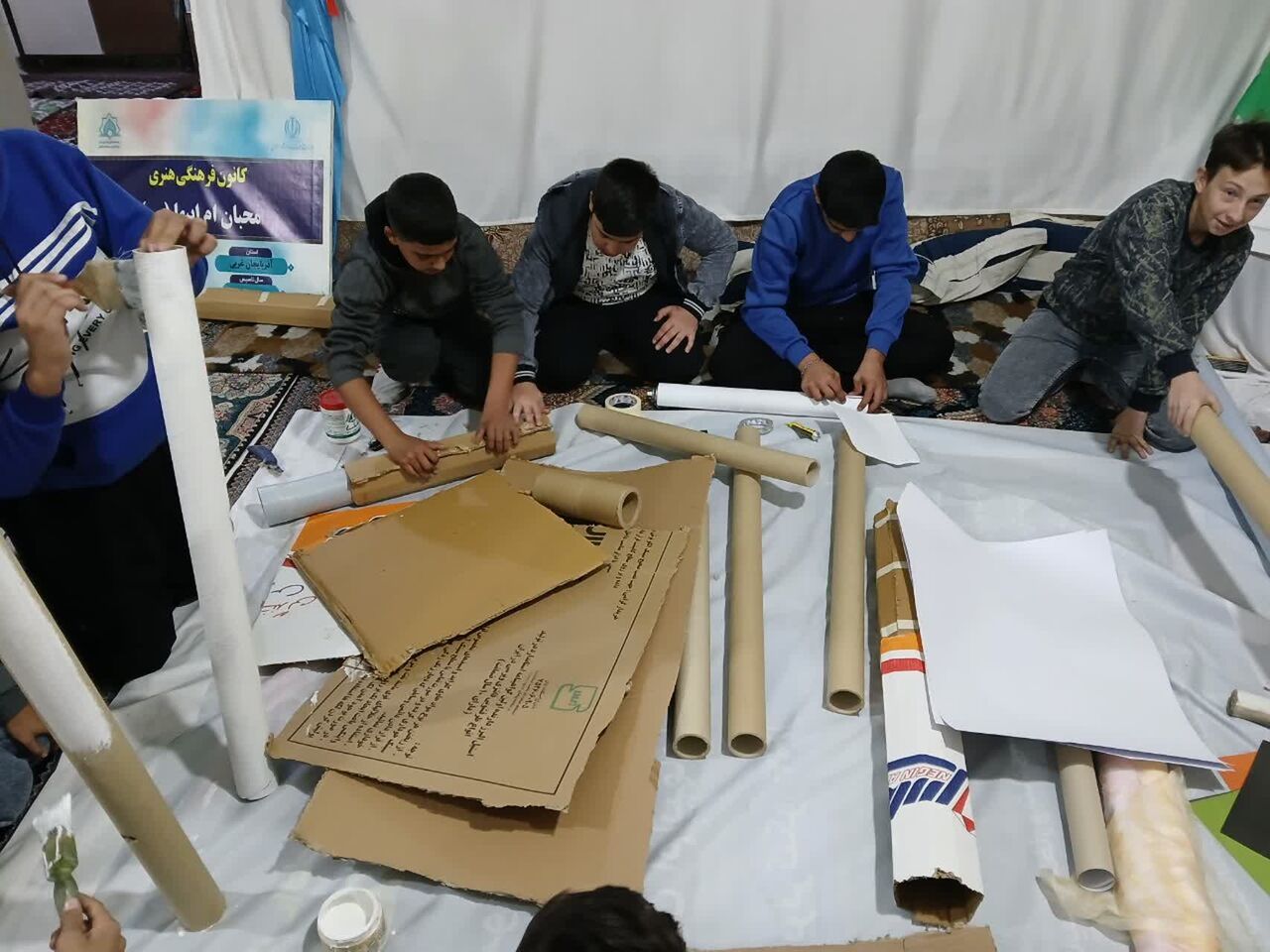 موشکهای نمادین نوجوانان مسجدی در آسمان ایمان و خودباوری ۱۳ آبان