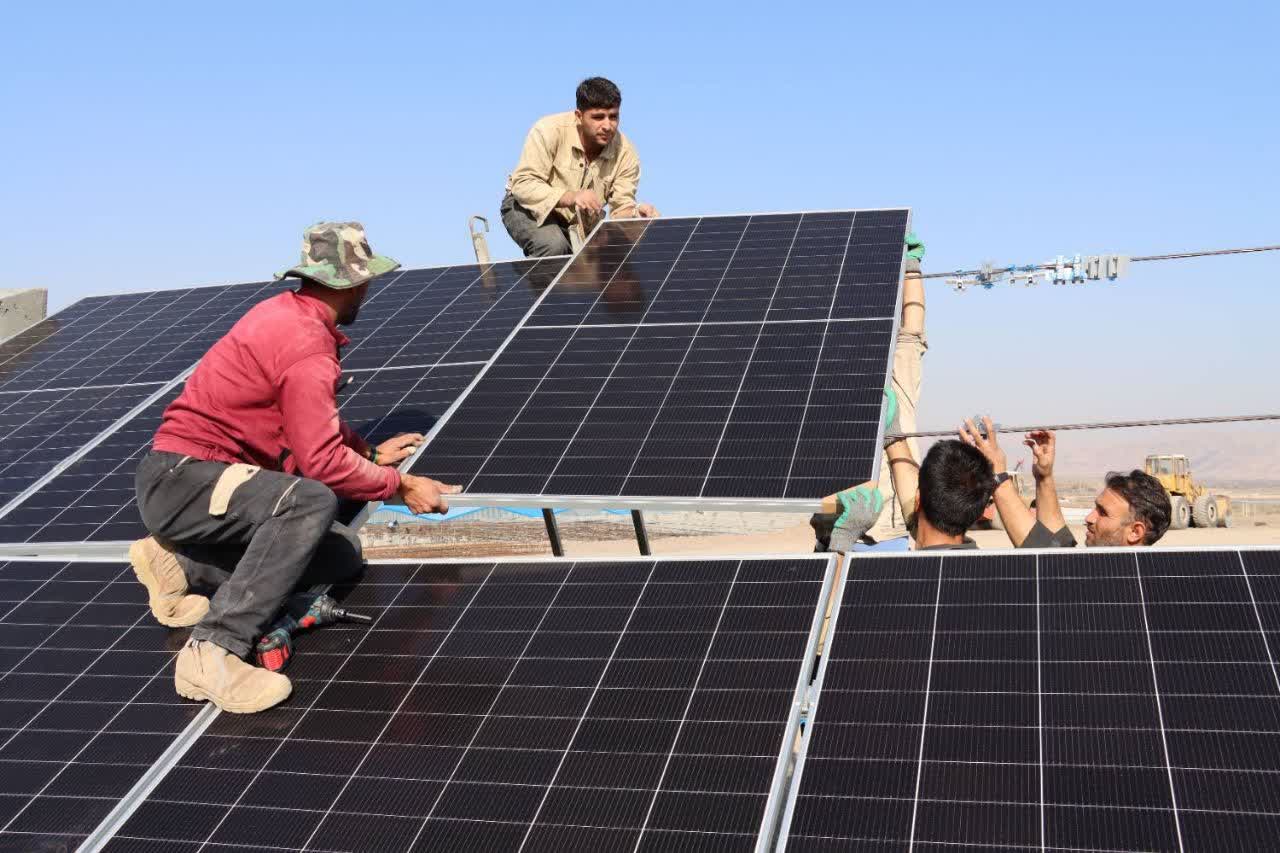 احداث ۸ نیروگاه خورشیدی در شهرستان خوی/۴ نیروگاه سهم شرکت توزیع برق
