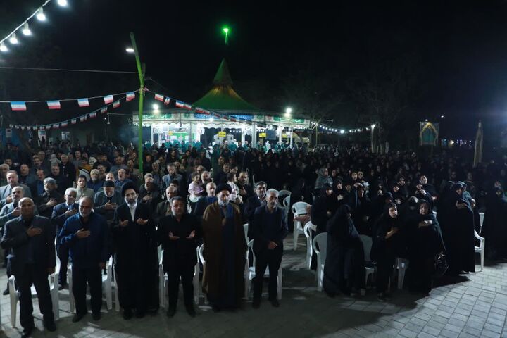 «کلاس مقاومت» در کاشان؛ تجلیل از شهدای دانش‌آموز جنگ ۱۲ روزه با نمایش چهره شهید ساداتی ارمکی بر بوم هنر