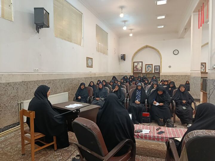 بانوان نقش محوری در ثبات روانی و آرامش خانواده دارند