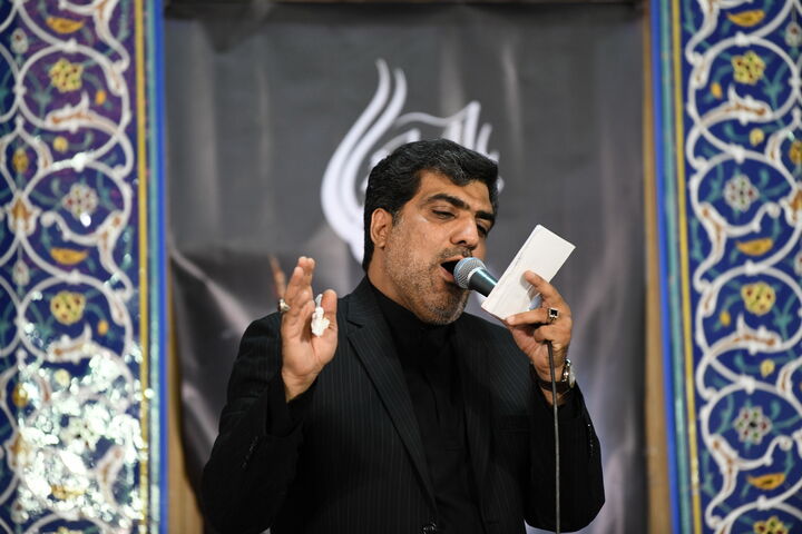 برگزاری مراسم دعای کمیل با نوای حاج علی مهدوی نژاد در تهران