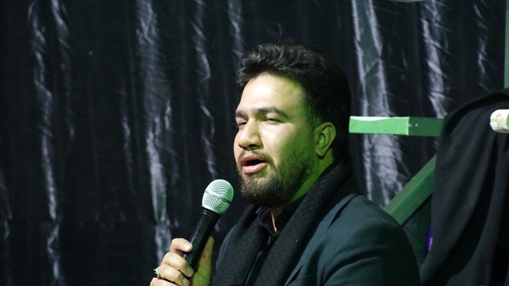 حافظان قرآن در سوگ مادر سادات اشک ماتم ریختند