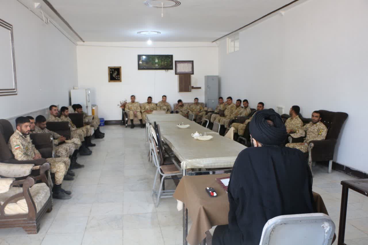 اجرای برنامه گروه جهادی تبلیغی «میثم تمار» در گروه ۸۴۰ موشکی ارتش مستقر در آران و بیدگل