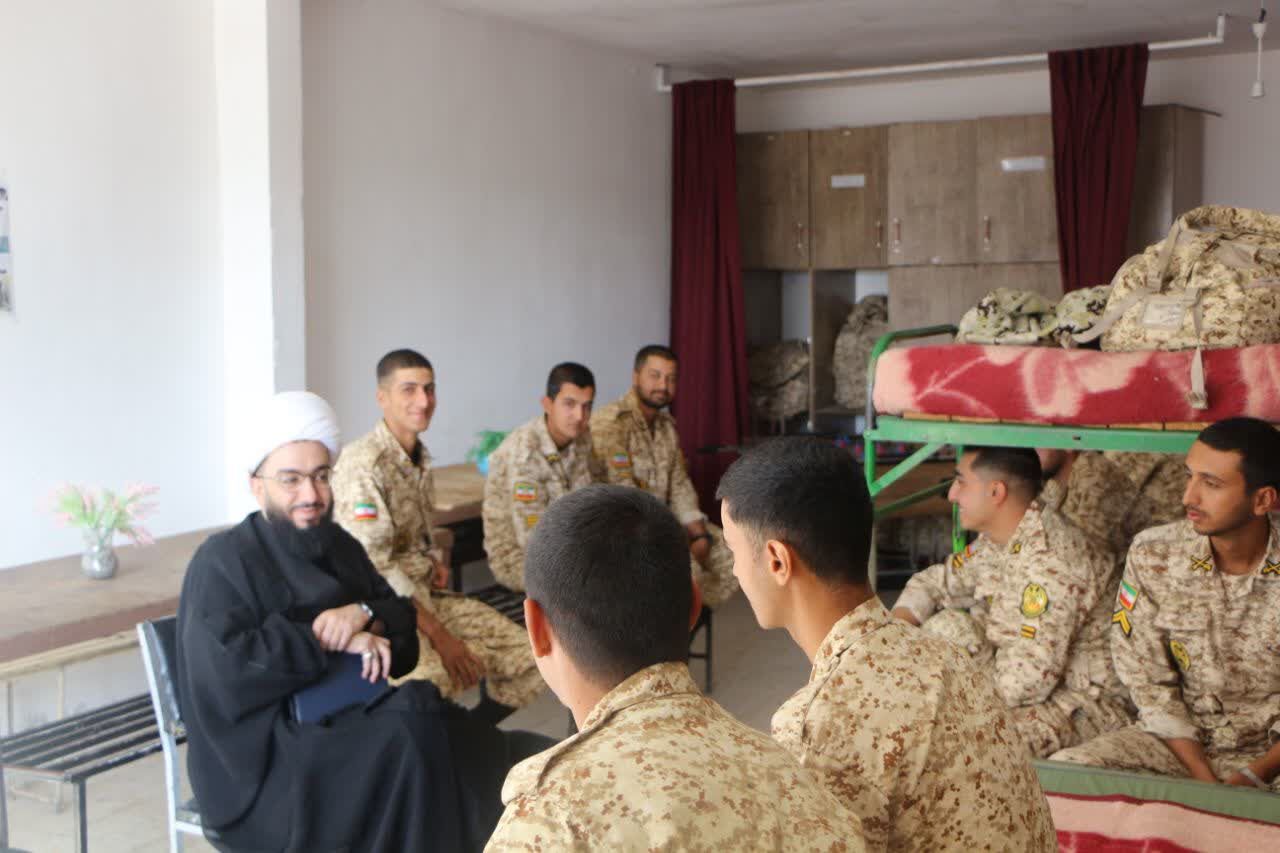 اجرای برنامه گروه جهادی تبلیغی «میثم تمار» در گروه ۸۴۰ موشکی ارتش مستقر در آران و بیدگل