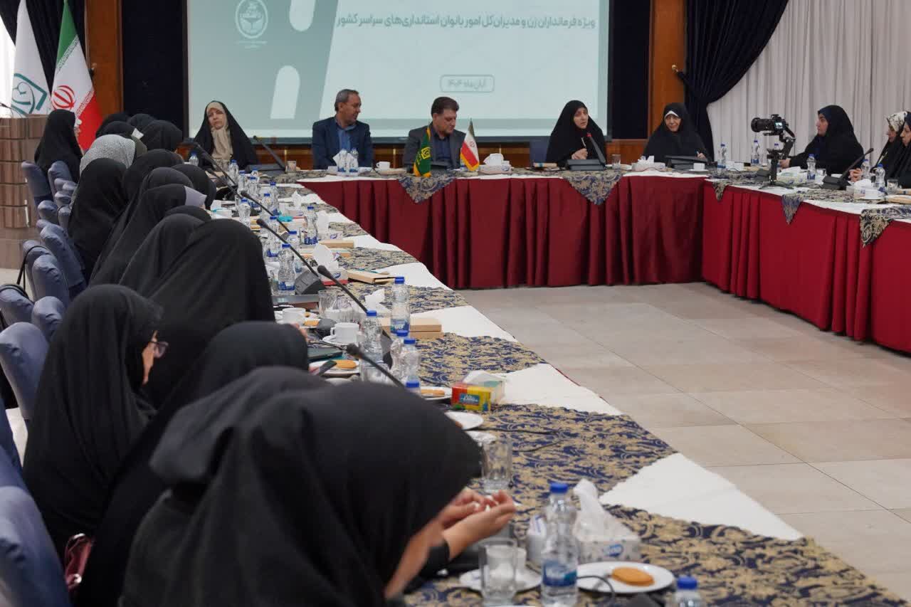 سهم زنان در شوراها باید افزایش یابد