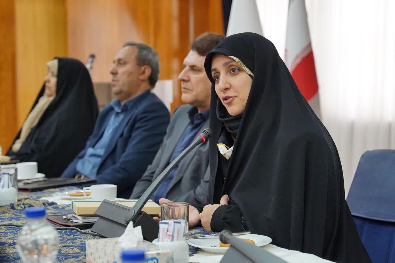 سهم زنان در شوراها باید افزایش یابد