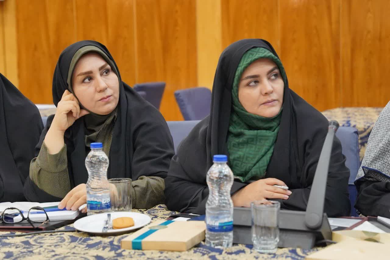 سهم زنان در شوراها باید افزایش یابد