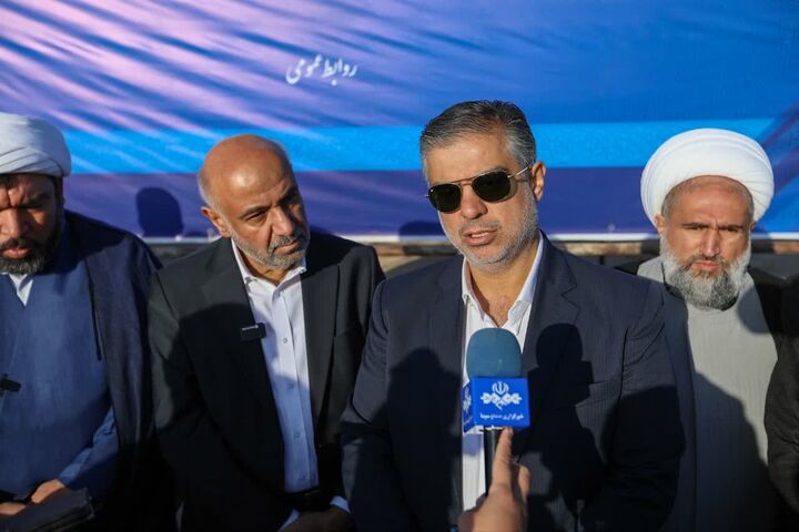 آغاز عملیات اجرایی پروژه مسکن کارگری زرندیه با حضور وزیر کار