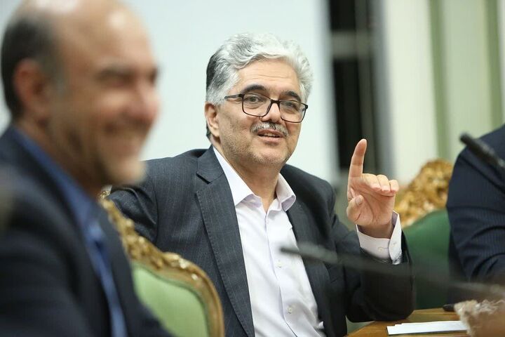 تامین پارکینگ‌ در اطراف حرم رضوی ضروری است