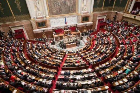 جنجال درباره حجاب در مجمع ملی فرانسه