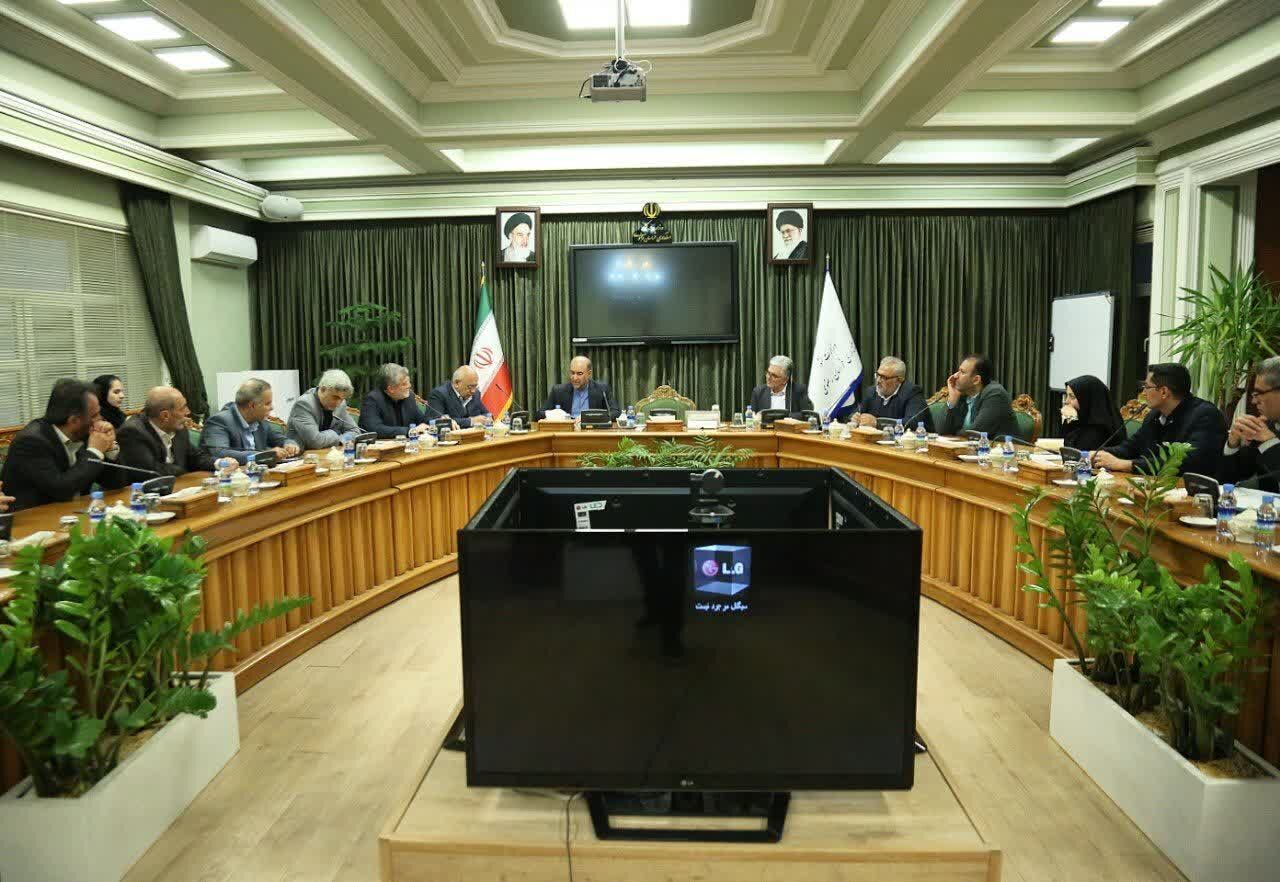 تامین پارکینگ در اطراف حرم رضوی ضروری است