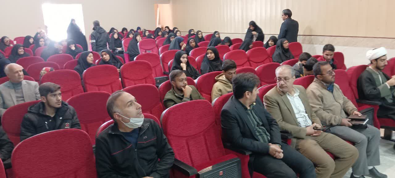 کارگاه توانمندی‌سازی گروه‌های سرود و نمایش مساجد کاشمر