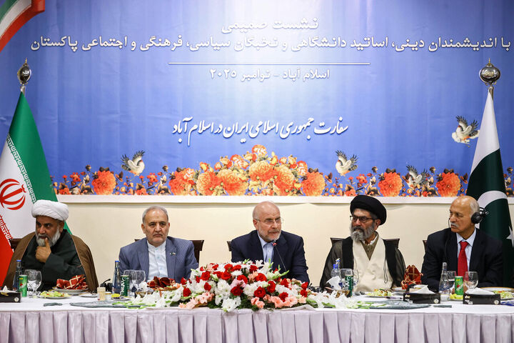 صلح تحمیلی و جنگ تحمیلی استقلال کشورهای مسلمان را هدف قرار داده است