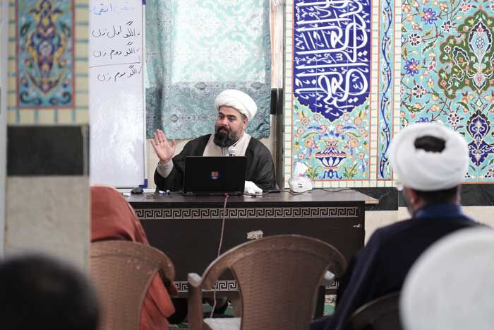 دومین دوره آموزشی ائمه‌جماعات با محوریت «جهاد تبیین» در مشهدمقدس