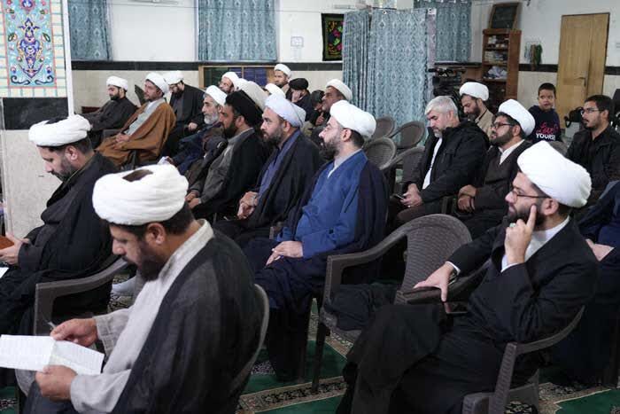دومین دوره آموزشی ائمه‌جماعات با محوریت «جهاد تبیین» در مشهدمقدس