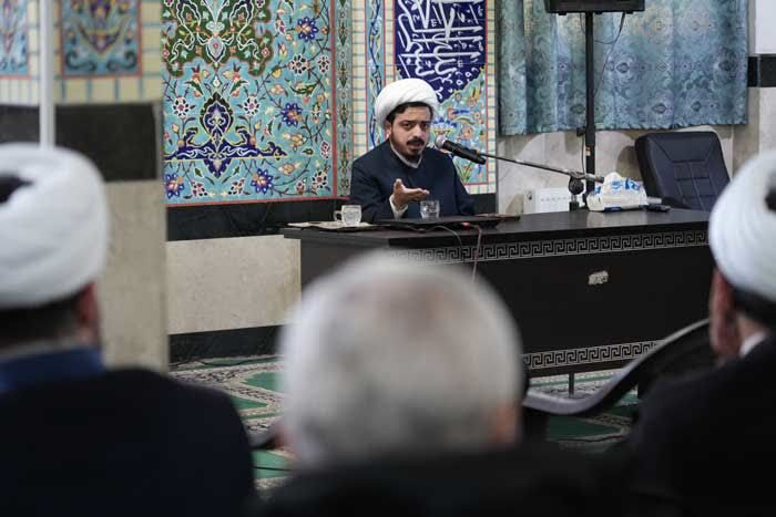 دومین دوره آموزشی ائمه‌جماعات با محوریت «جهاد تبیین» در مشهدمقدس