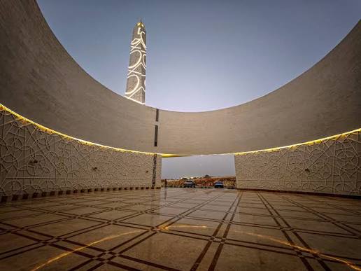 افتتاح جامع العِرفان در بوشر عمان؛ مجموعه‌ای با ظرفیت ۱۵۰۰ نمازگزار و طراحی مدرن اسلامی