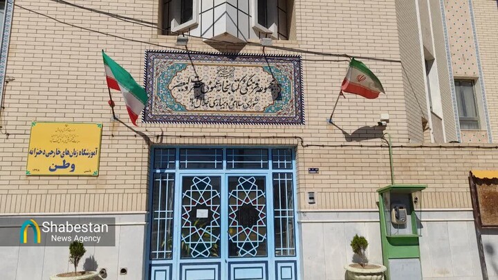 کمد فلزی کتاب سرآغاز کتابخانه مسجد جلال آباد