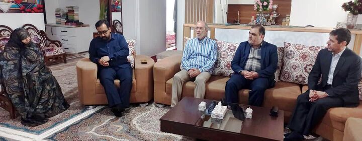 مادران و همسران شهدا تجلی عشق و استقامت در جامعه هستند