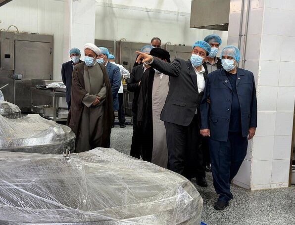 بررسی روند طبخ و توزیع غذای زائران ایرانی در مکه مکرمه