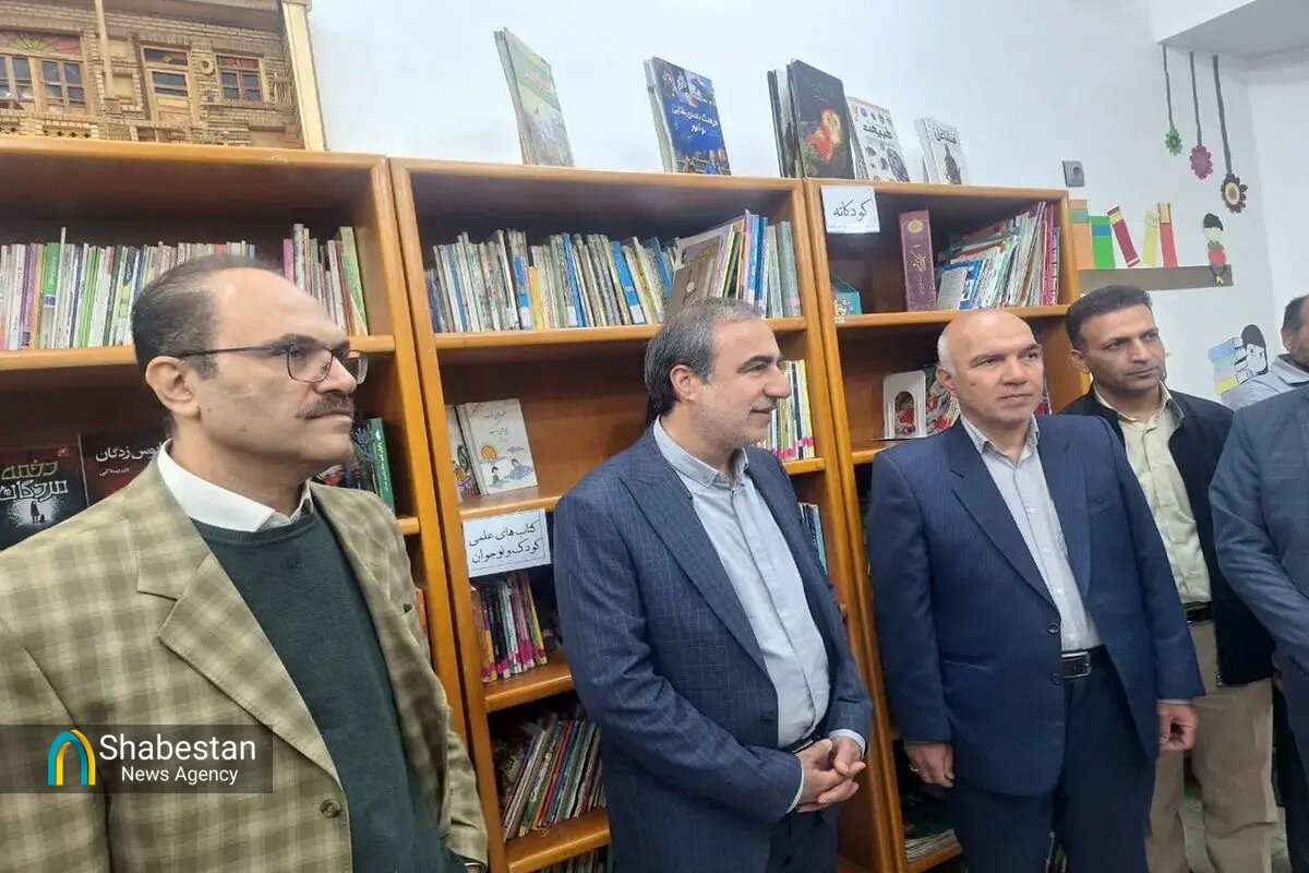 کمد فلزی کتاب سرآغاز کتابخانه مسجد جلال آباد