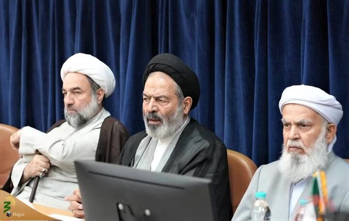 نشست شورای افتا اهل سنت بعثه مقام معظم رهبری برگزار شد