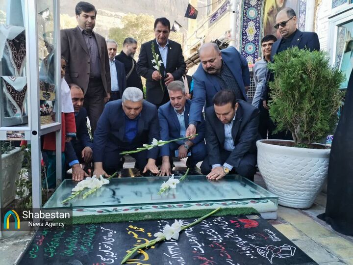 گزینش نباید بر اساس معیارهای ظاهری و ریاکارپرور باشد