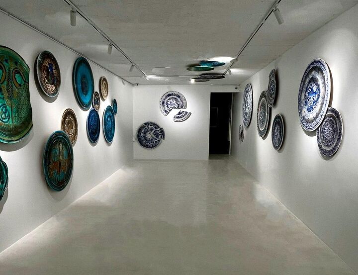 برپایی نمایشگاه «آبی سفید» در گالری کوین