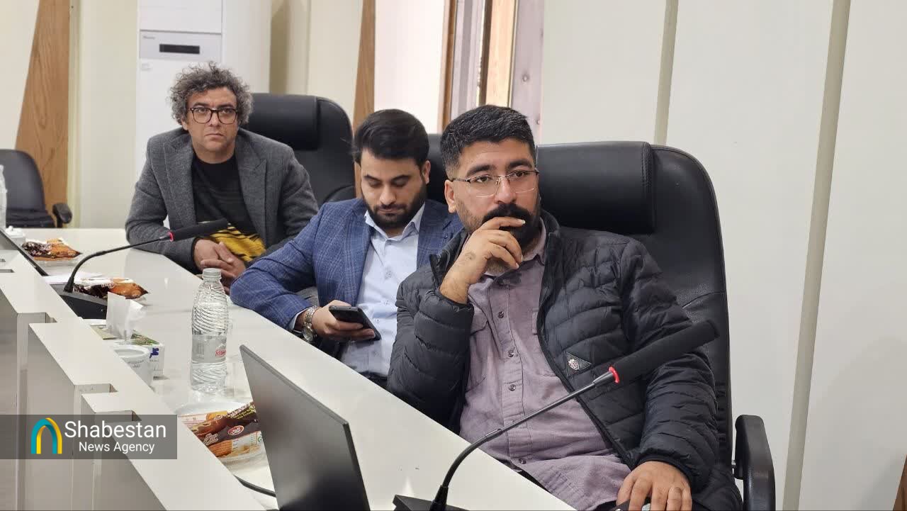 همایش احزاب و تشکل‌های سیاسی در مشهد