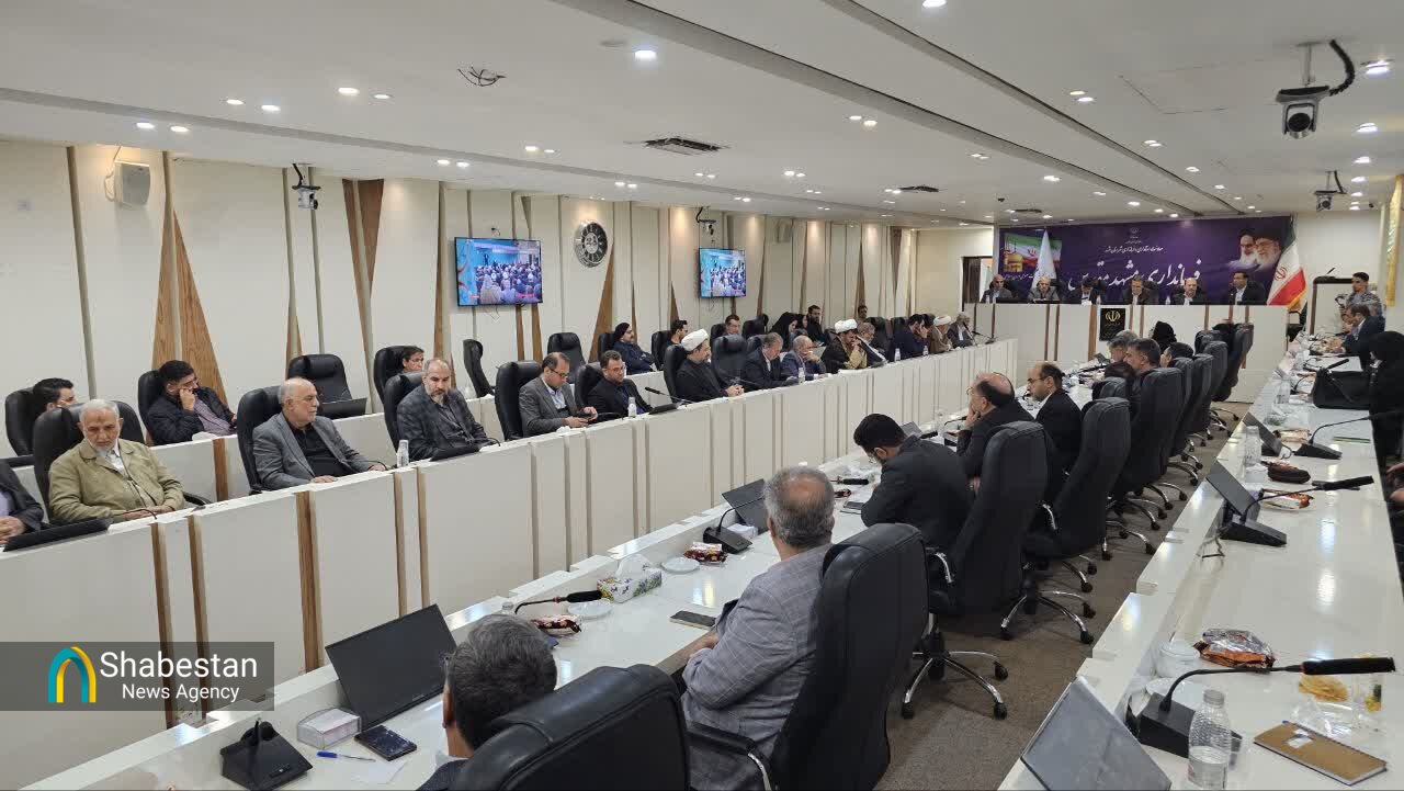 همایش احزاب و تشکل‌های سیاسی در مشهد